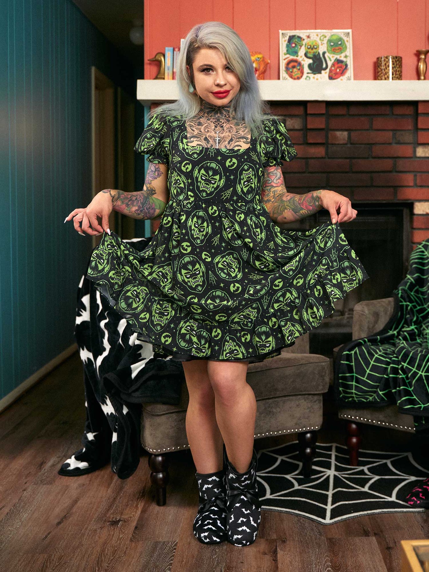 Sourpuss - SOURPUSS LUNA BATS SLIPPER BOOTS BLACK/WHITE - S